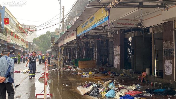 Cảnh tan hoang sau vụ cháy lớn ở chợ Tam Bạc, Hải Phòng-3