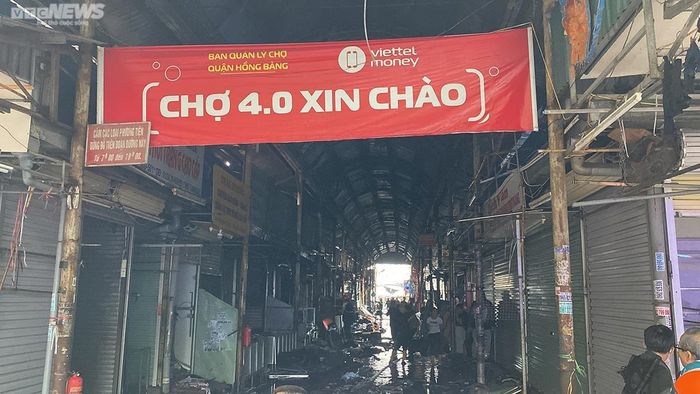 Cảnh tan hoang sau vụ cháy lớn ở chợ Tam Bạc, Hải Phòng-1