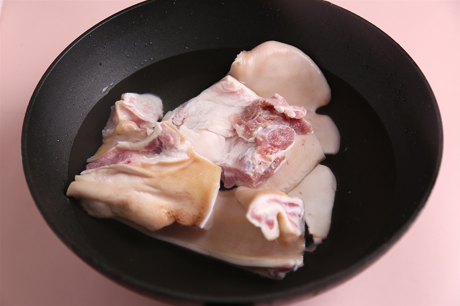 Cách làm nộm tai heo chua ngọt giòn ngon-1