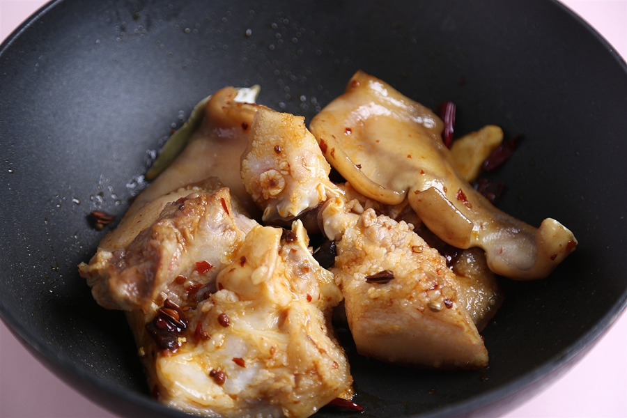 Cách làm nộm tai heo chua ngọt giòn ngon-3