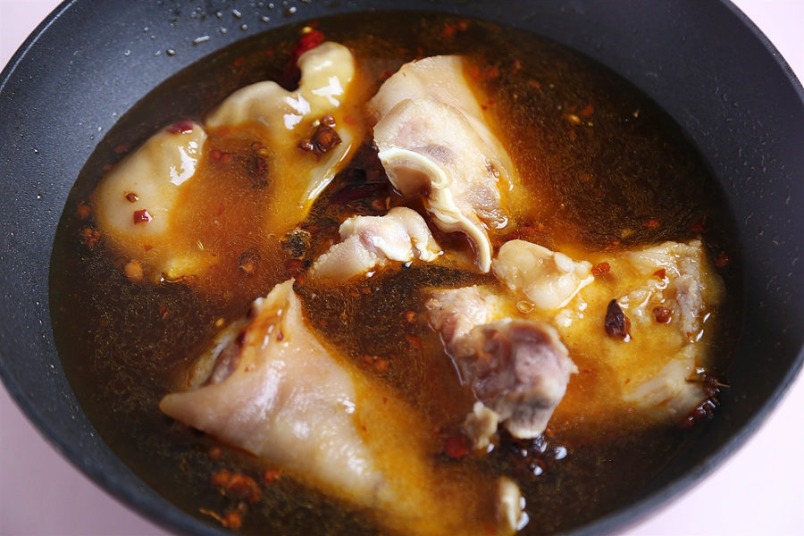 Cách làm nộm tai heo chua ngọt giòn ngon-4