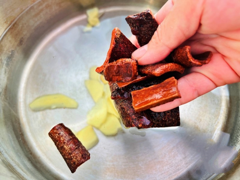 Trời nồm ẩm khó chịu, chị em hãy pha thức uống này để phòng cảm cúm cho cả nhà-4