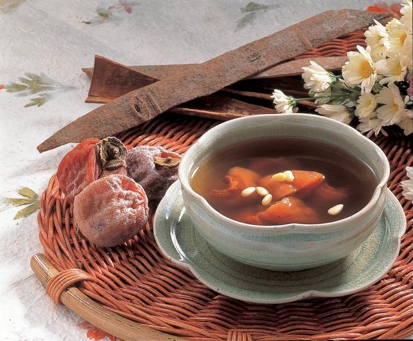 Trời nồm ẩm khó chịu, chị em hãy pha thức uống này để phòng cảm cúm cho cả nhà-9