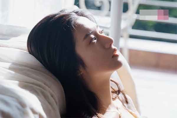 Bố mẹ cho của hồi môn một ngôi nhà, khi đi hưởng tuần trăng mật về, nhìn thấy hai người ngồi ở ghế sofa mà tôi dở khóc dở cười-2