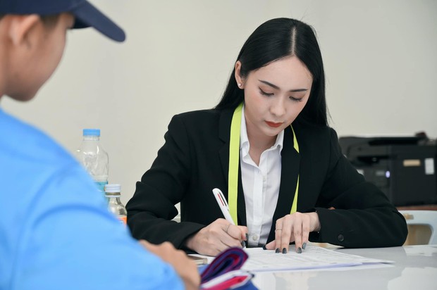 Chân dung nữ thần mới của bóng đá Thái Lan: Cực xinh đẹp, giỏi môn cưỡi ngựa-2