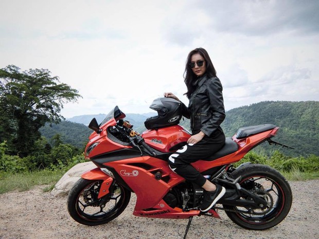 Chân dung nữ thần mới của bóng đá Thái Lan: Cực xinh đẹp, giỏi môn cưỡi ngựa-3