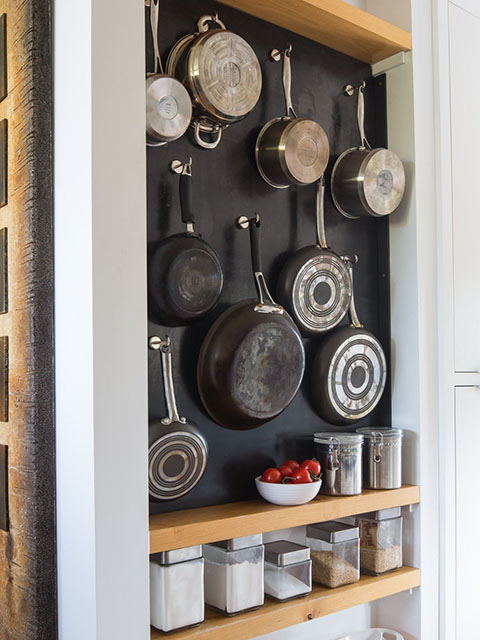 Lỗ tròn trên cán nồi chảo để làm gì? 90% người được hỏi sẽ chỉ trả lời: Để treo-2