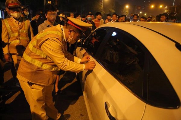 Khi nào bác sĩ được từ chối khám bệnh theo luật mới nhất?-2