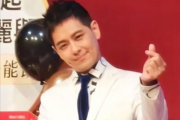 1 năm sau tai nạn nghiêm trọng, cuộc sống và diện mạo của Lâm Chí Dĩnh thay đổi ra sao?-4