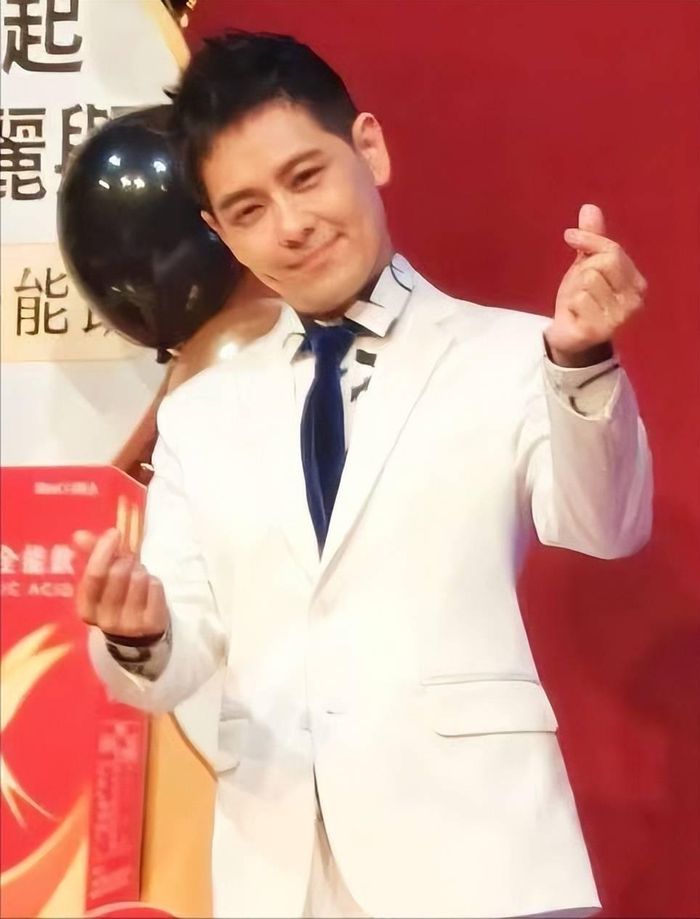 Lâm Chí Dĩnh xuất hiện sau tai nạn vỡ xương mặt-2