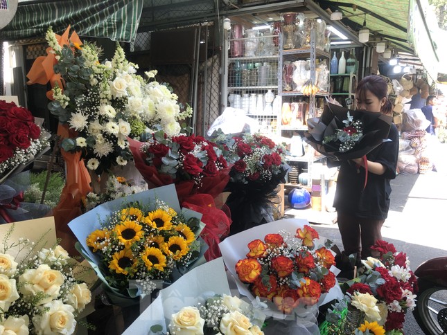 Hoa Valentine trang trí bắt mắt giá tiền triệu kèm lời nhắn bá đạo-1