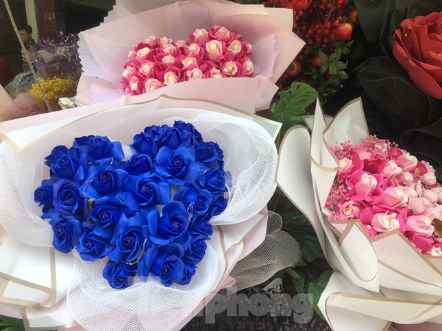 Hoa Valentine trang trí bắt mắt giá tiền triệu kèm lời nhắn bá đạo-7