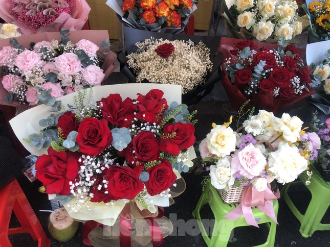 Hoa Valentine trang trí bắt mắt giá tiền triệu kèm lời nhắn bá đạo-8