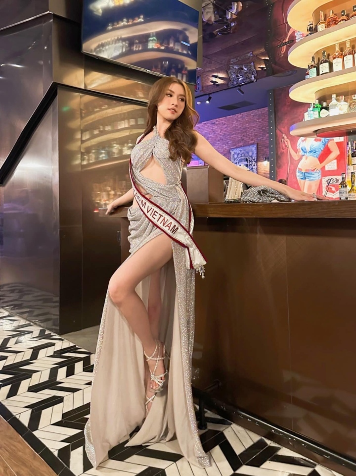 Lối ăn mặc gợi cảm của Thanh Thanh Huyền tại Miss Charm 2023-2