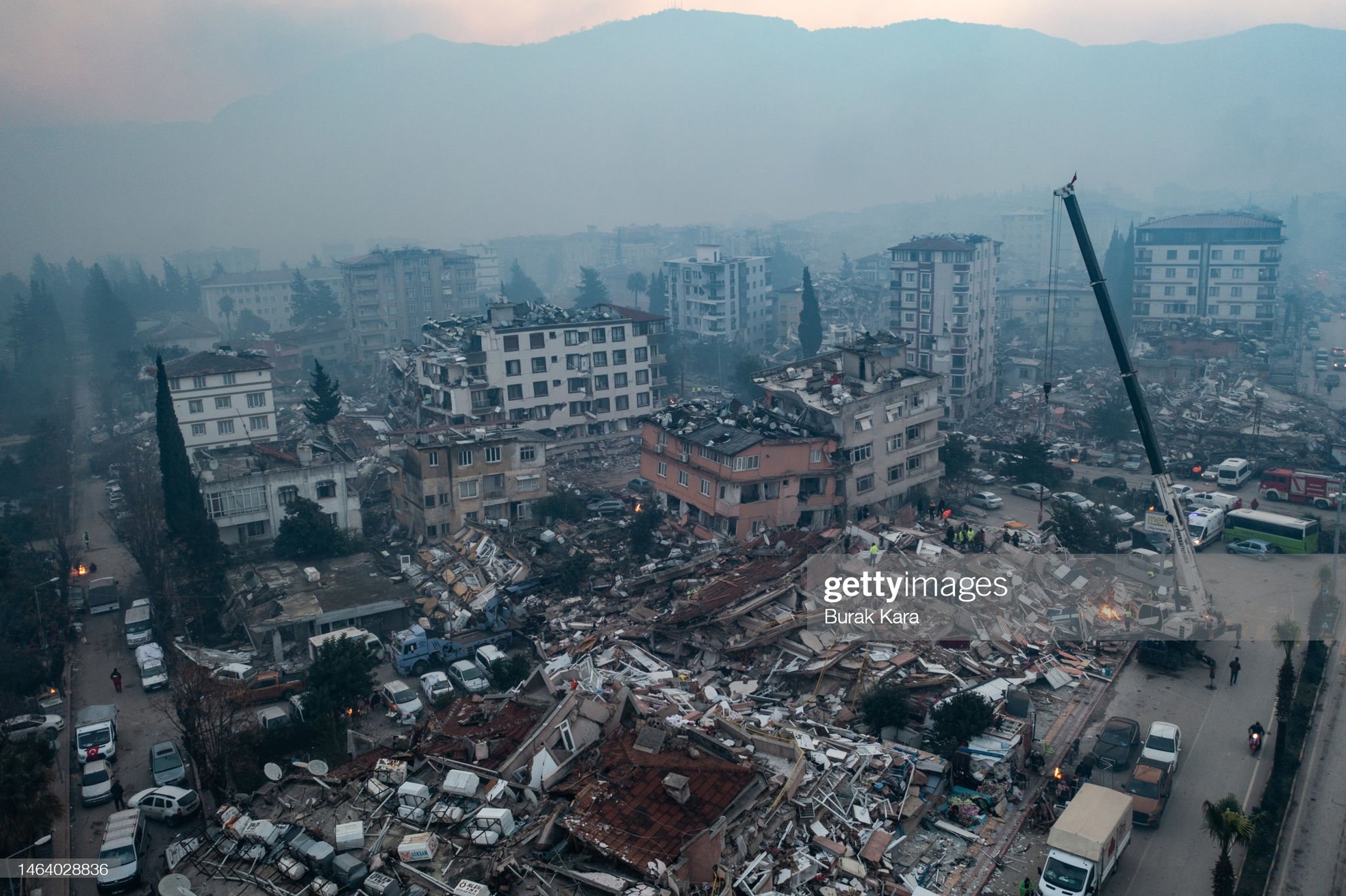 Rơi nước mắt cảnh người dân Thổ Nhĩ Kỳ thẫn thờ bên những tòa nhà vỡ vụn-3