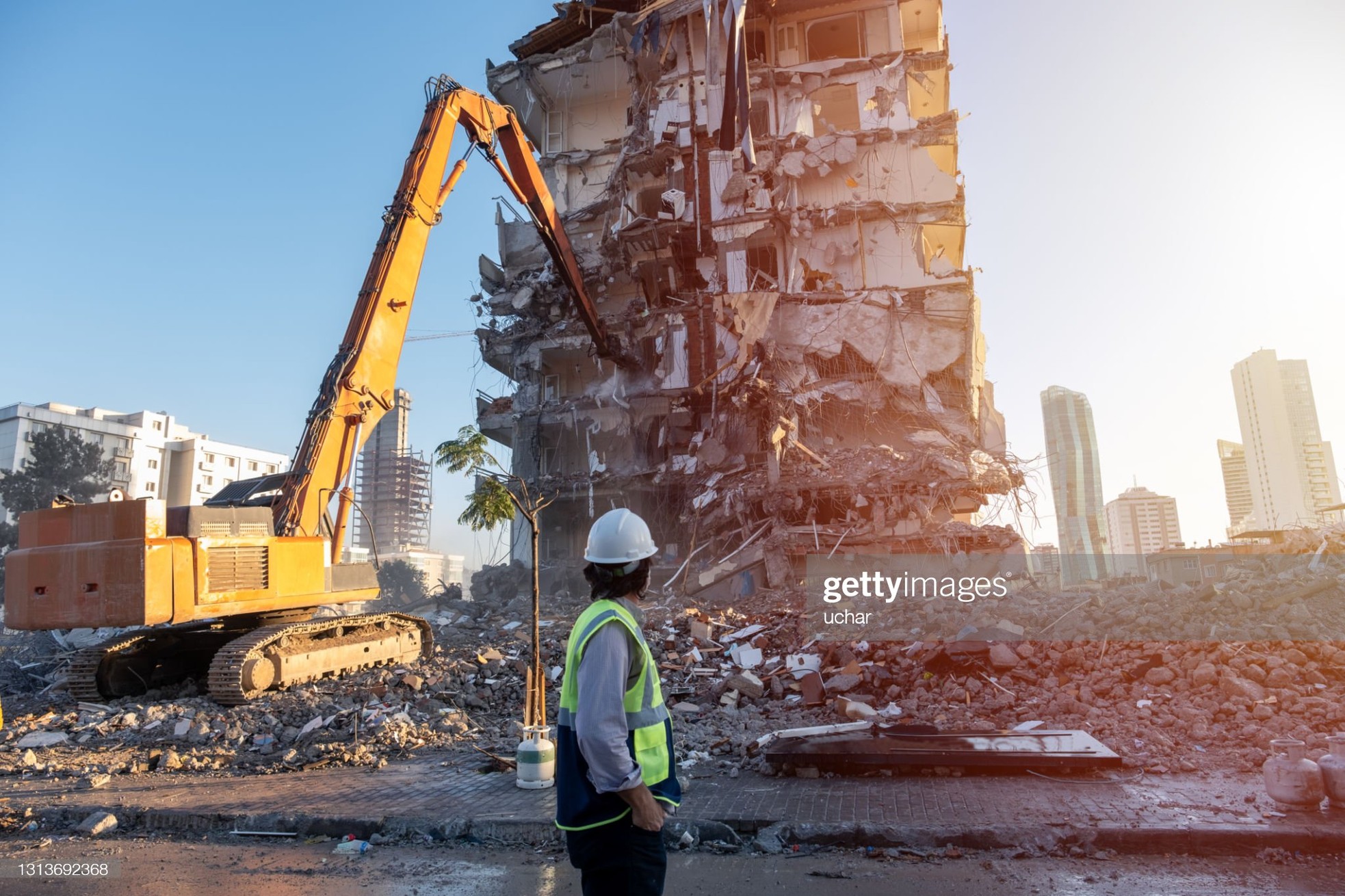 Rơi nước mắt cảnh người dân Thổ Nhĩ Kỳ thẫn thờ bên những tòa nhà vỡ vụn-6