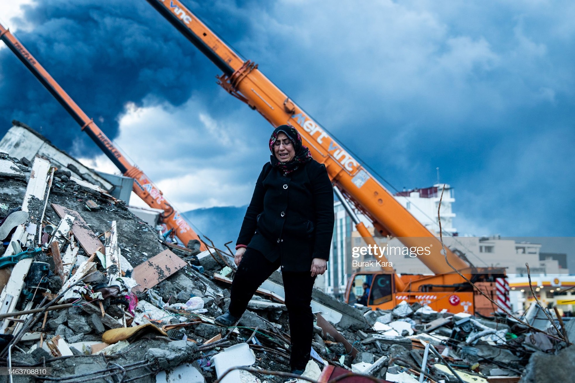 Rơi nước mắt cảnh người dân Thổ Nhĩ Kỳ thẫn thờ bên những tòa nhà vỡ vụn-9