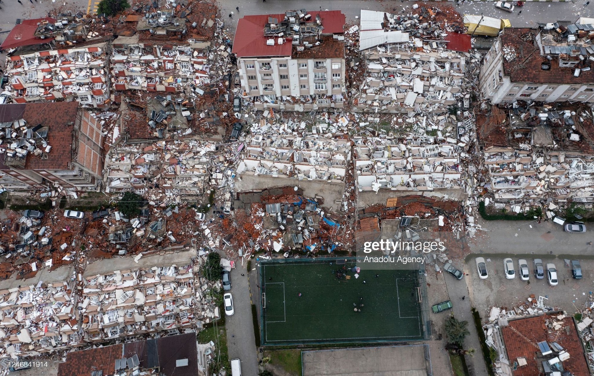 Rơi nước mắt cảnh người dân Thổ Nhĩ Kỳ thẫn thờ bên những tòa nhà vỡ vụn-13