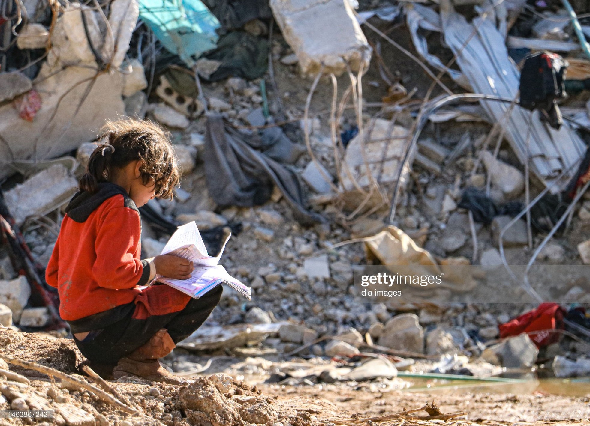 Rơi nước mắt cảnh người dân Thổ Nhĩ Kỳ thẫn thờ bên những tòa nhà vỡ vụn-22