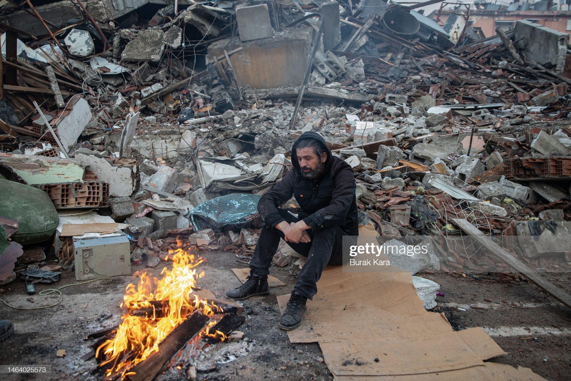 Rơi nước mắt cảnh người dân Thổ Nhĩ Kỳ thẫn thờ bên những tòa nhà vỡ vụn-10