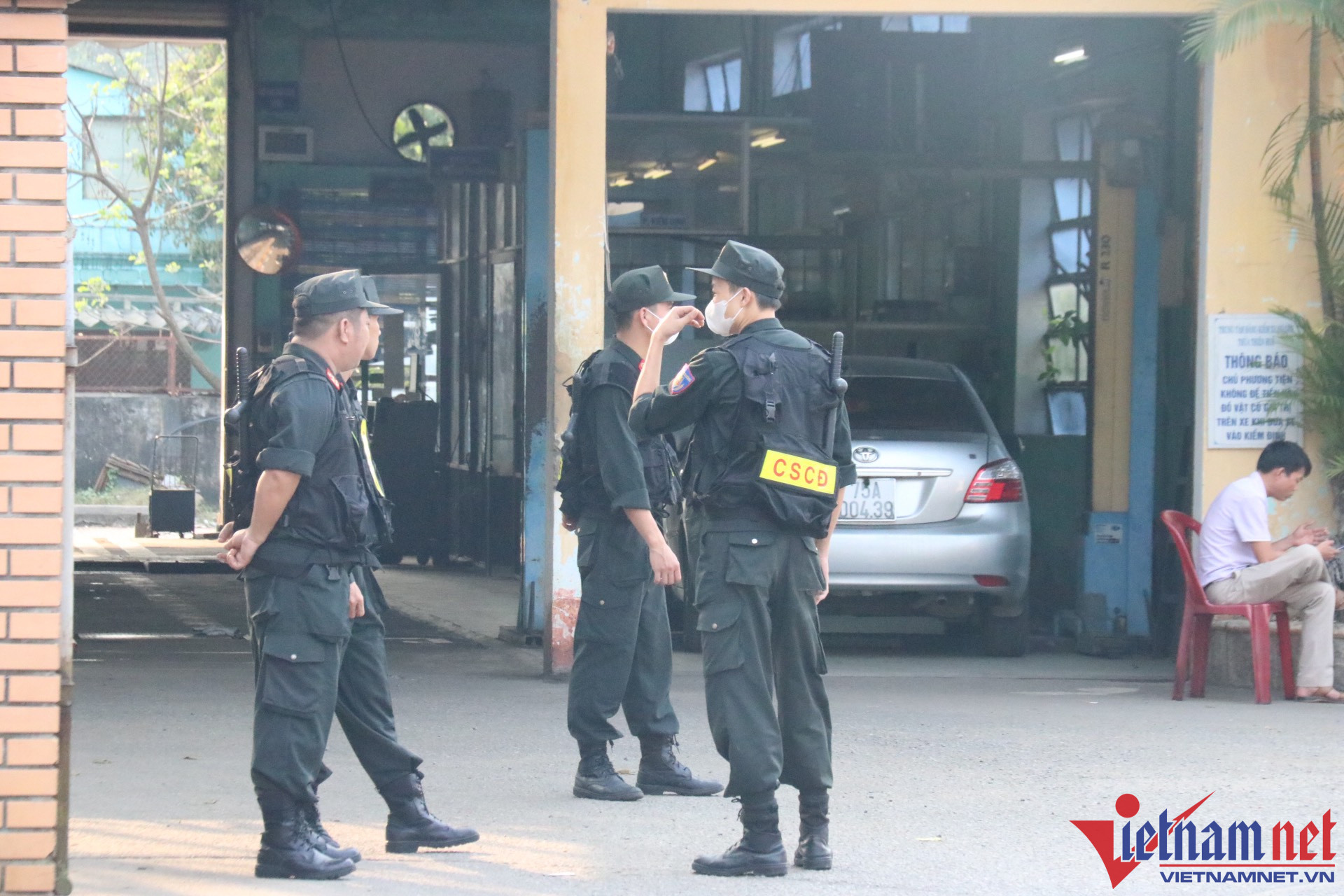 Phong tỏa trụ sở, khám xét 2 trung tâm đăng kiểm ở TT-Huế-2