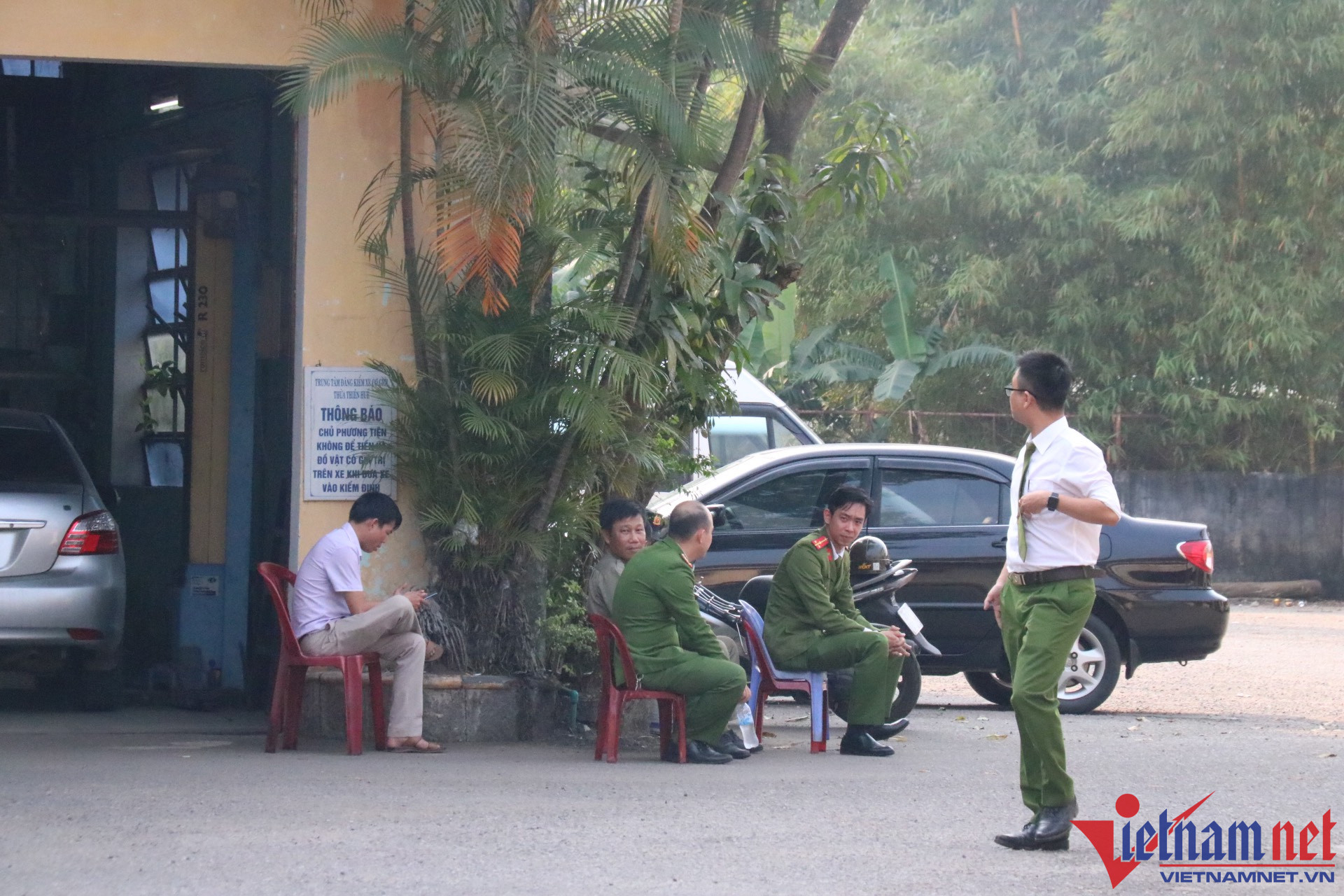 Phong tỏa trụ sở, khám xét 2 trung tâm đăng kiểm ở TT-Huế-3