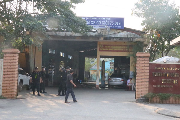 Xe khách tông xe đầu kéo, 8 người chết-3