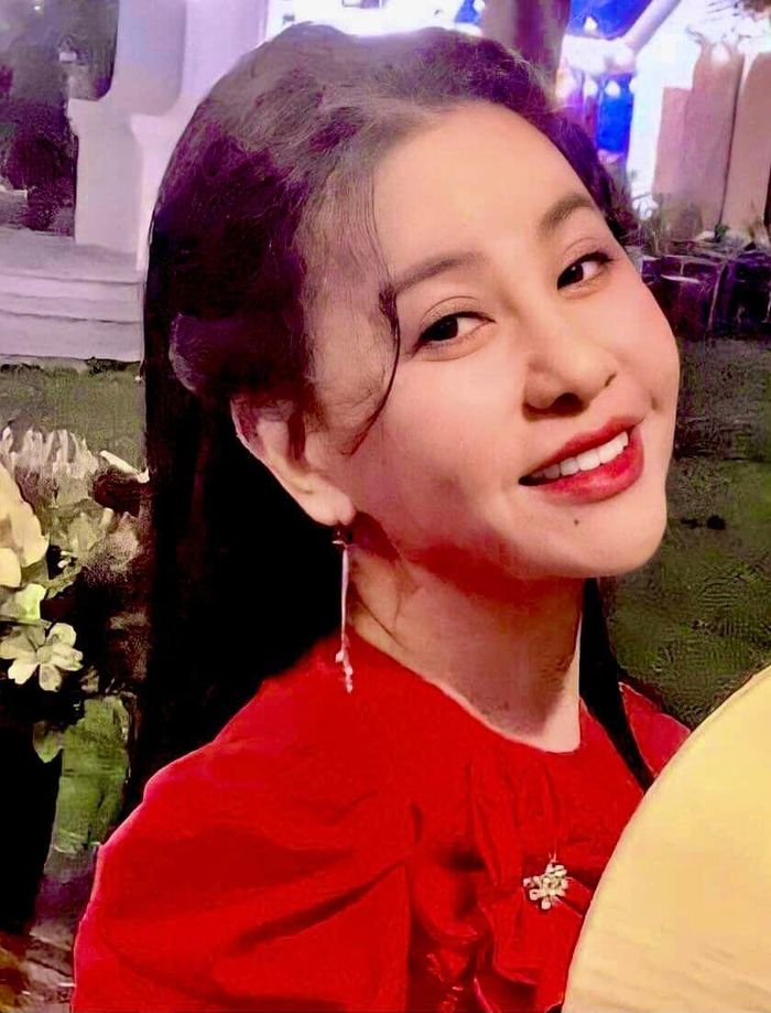 Cát Phượng như trẻ ra 10 tuổi với diện mạo khác lạ-10