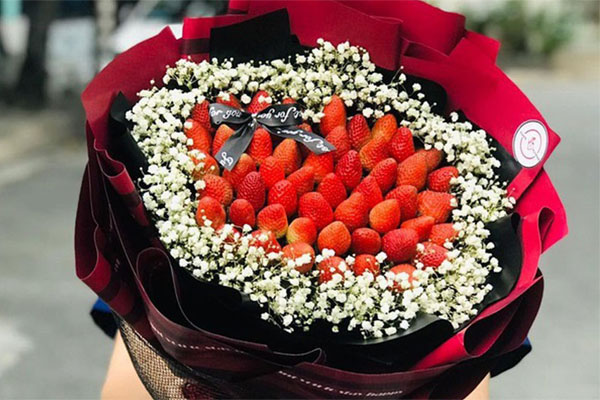 Chi 15 triệu đồng mua một bình hoa ngoại làm quà Valentine-11