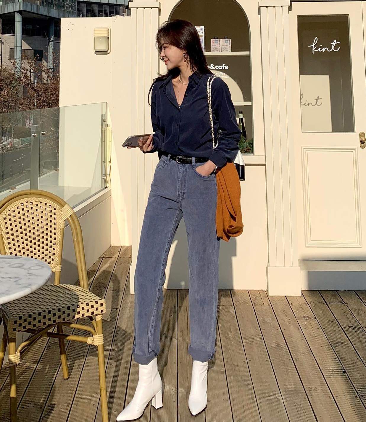 Diện áo sơ mi dài tay theo 10 cách chuẩn không khí mùa xuân-9