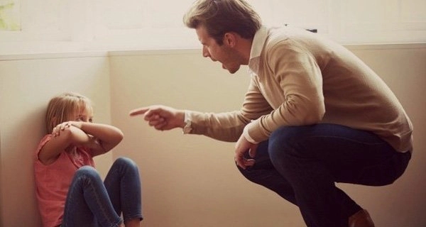 Dạy con bằng bạo lực, có phải bạn đang bế tắc và bất lực?-1