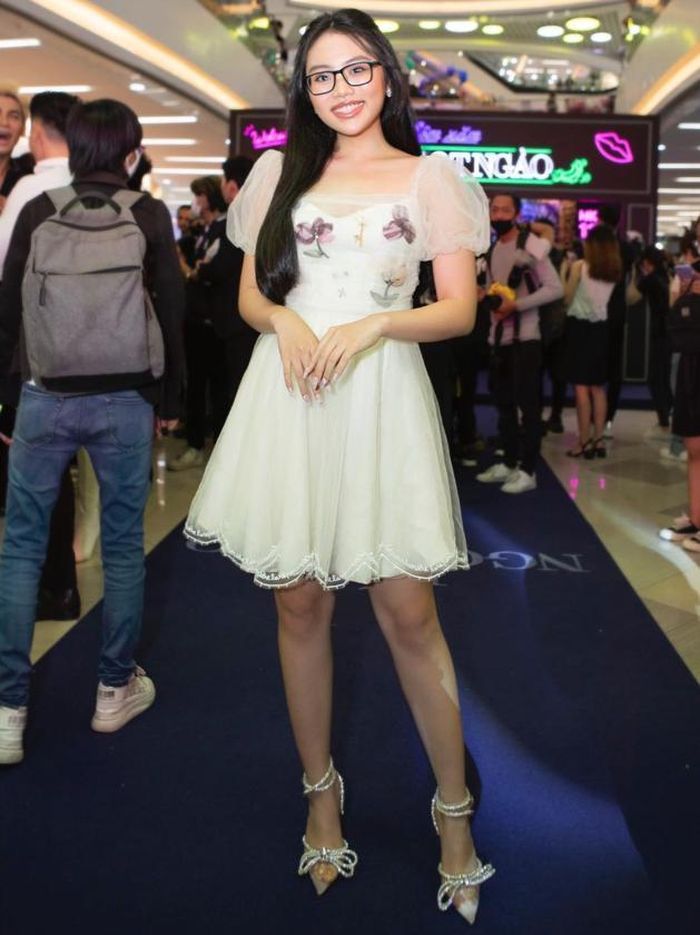 Thành công ở tuổi 20, Phương Mỹ Chi giàu cỡ nào?-10