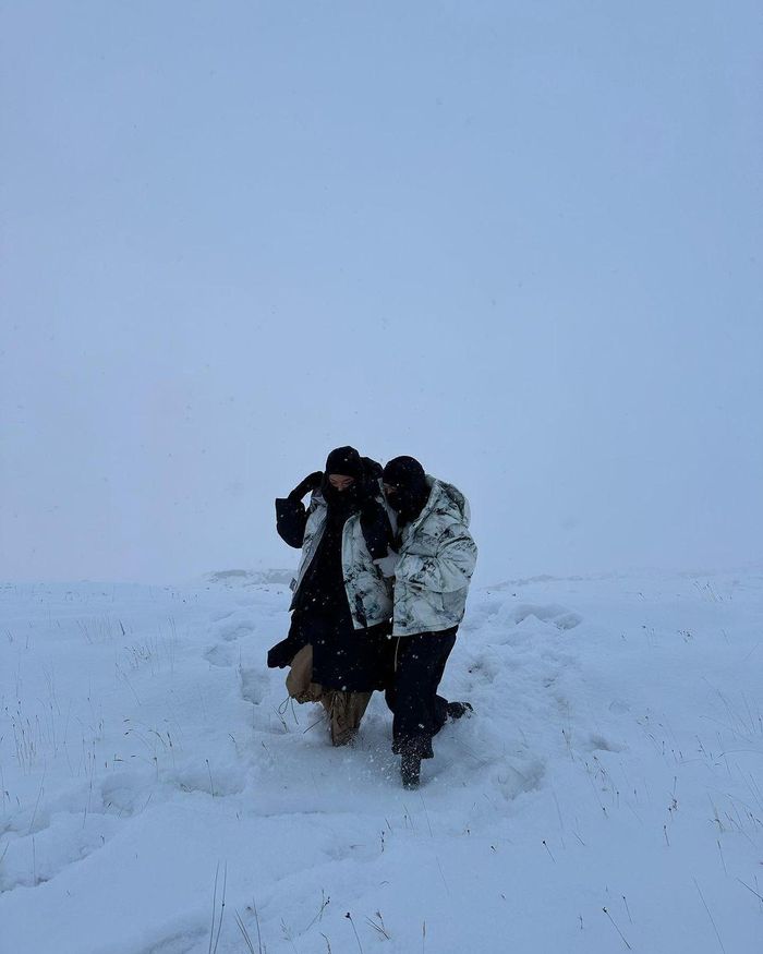 Binz hôn má Châu Bùi, cặp đôi hạnh phúc nhất nhì Valentine là đây?-7