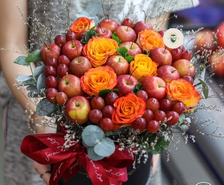 Làm hoa” ăn được giá đến 4 triệu/bó, chủ cửa hàng làm mỏi tay để trả đơn-3