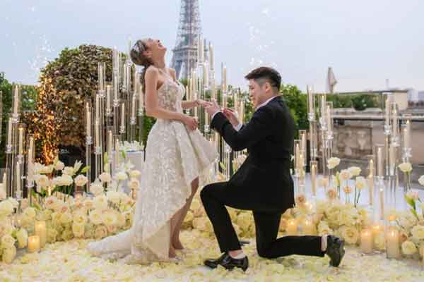 Màn cầu hôn đến muộn tại nhà hàng lãng mạn sát hồ Tây-6