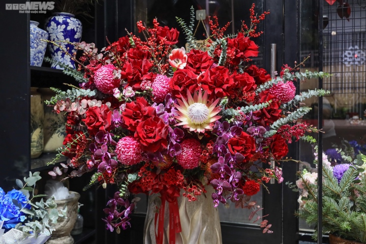 Chi 15 triệu đồng mua một bình hoa ngoại làm quà Valentine-2