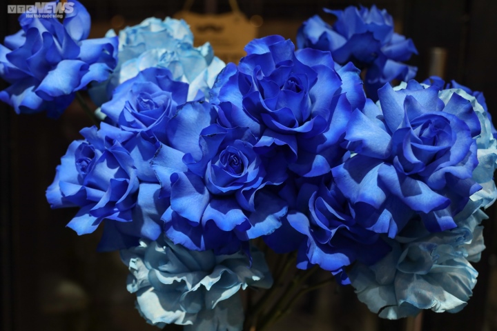 Chi 15 triệu đồng mua một bình hoa ngoại làm quà Valentine-9