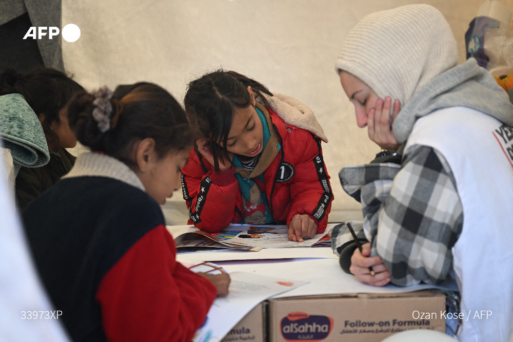 Chúng ta sắp chết hả bố?: Câu hỏi ngây ngô của đứa trẻ và nỗi ám ảnh từ thảm họa động đất-1