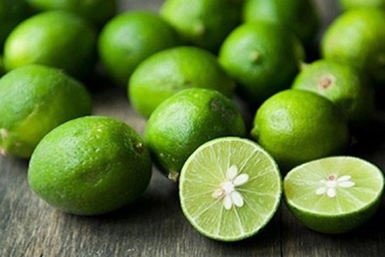 6 lợi ích khi đặt quả chanh đã cắt ở cạnh giường vào ban đêm