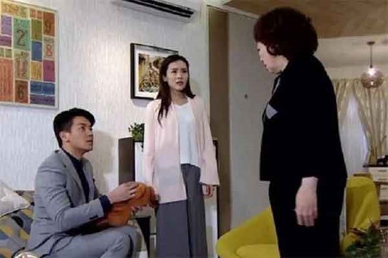 Chồng bị đánh bầm dập vì lý do xấu hổ, mẹ chồng còn bệnh chằm chặp, đổ lỗi cho con dâu