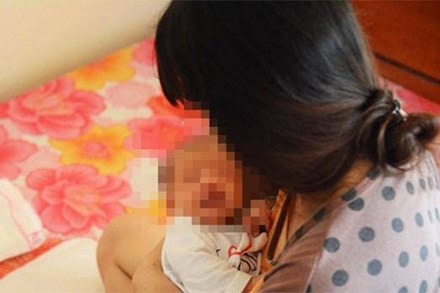 Nữ sinh lớp 7 ở Bắc Giang tự sinh con trong nhà tắm