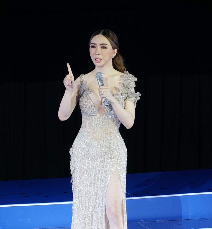 Quy định mới của bà chủ Hoa hậu Hoàn vũ lại gây tranh cãi-1