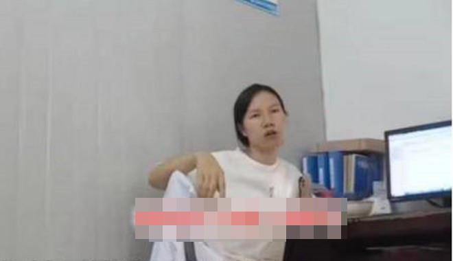 Nghi vợ ngoại tình nên đến công ty làm loạn, người vợ nói một câu khiến anh chồng câm nín-1