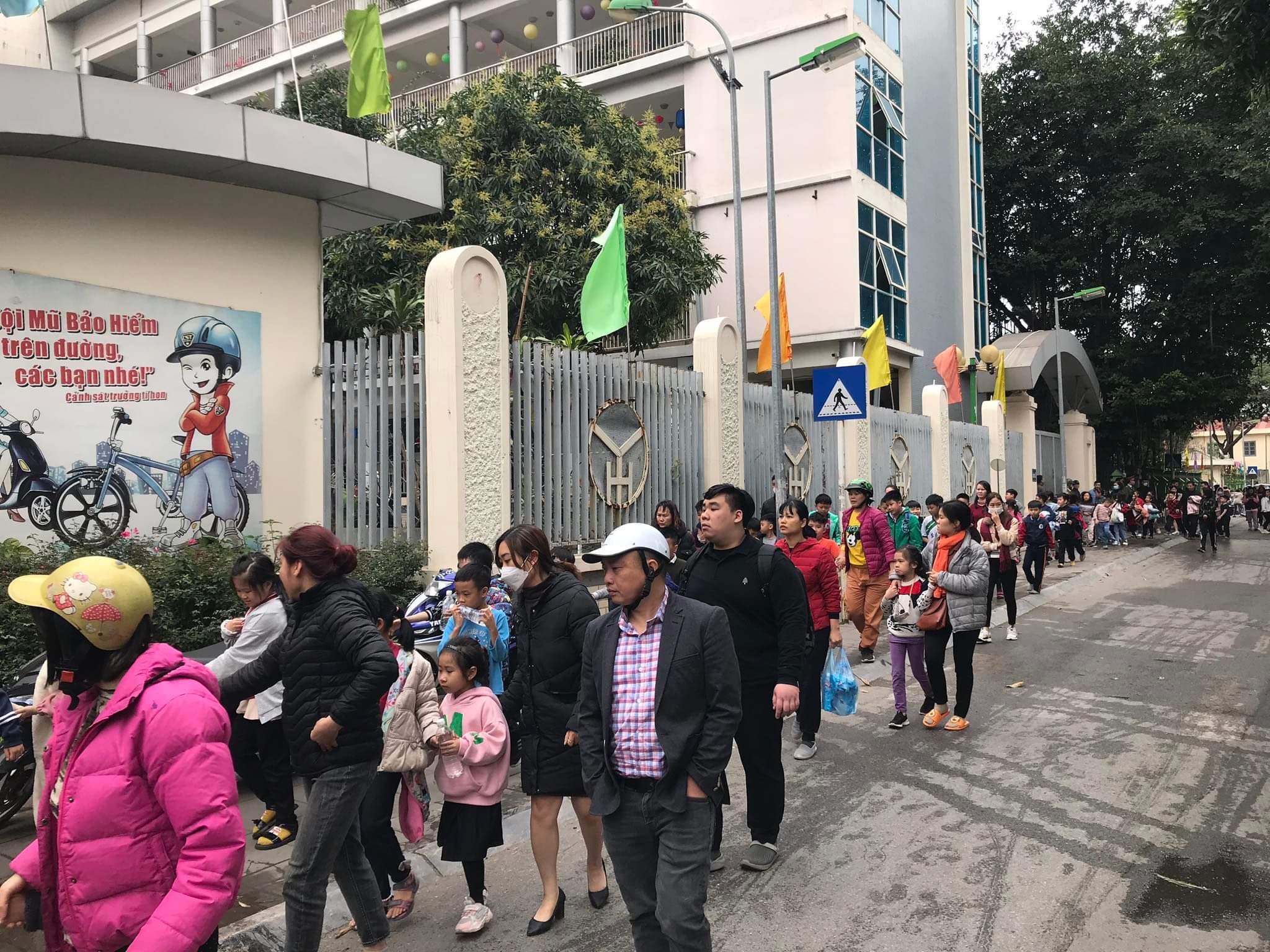 Hà Nội: Cháy trong Trường Tiểu học Yên Hoà-5