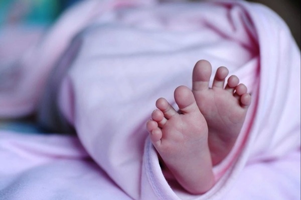 Dấu hiệu bệnh giang mai bẩm sinh ở trẻ-2