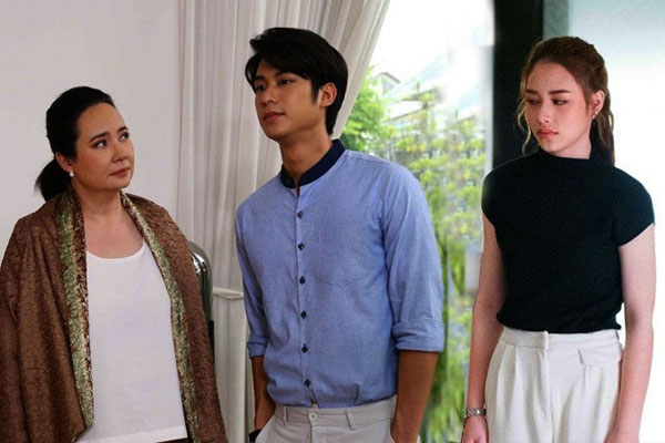 Thấy em gái chồng biếu mẹ tiền, tôi vội can ngăn rồi nói một câu khiến bà ngượng chín mặt-1