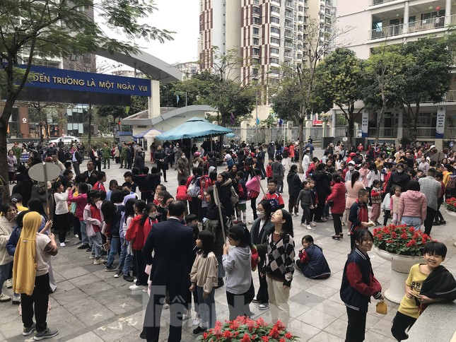 Xác định nguyên nhân ban đầu vụ cháy trong Trường Tiểu học Yên Hoà-4