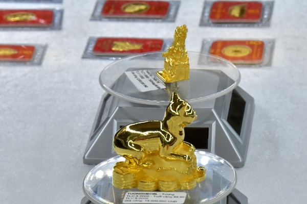 Giá vàng hôm nay 17/2: USD giảm, vàng tăng giá-2