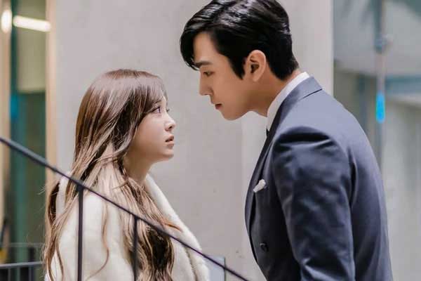 Vợ sang nhà chồng cũ mừng sinh nhật con trai, nửa đêm cô ấy về với bộ dạng mệt mỏi, nhìn người đi phía sau khiến tôi sốc-1