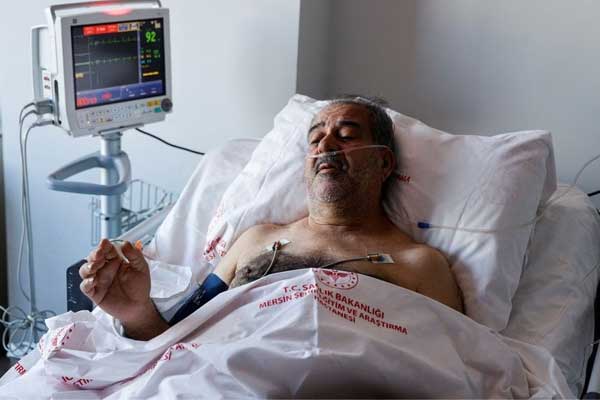 Người mắc kẹt suốt 187 giờ sau động đất uống nước tiểu để sống sót-1